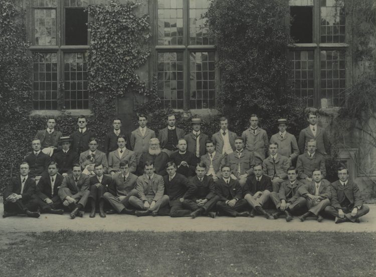 Common Room 1906 cropped
